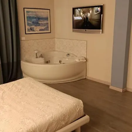דירה Garda Fantasy - Jacuzzi דסנזאנו דל גארדה